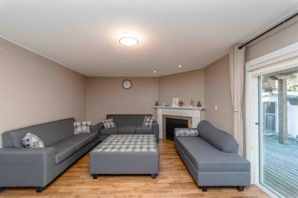 Hallway Photo of 32155 Clinton Avenue, Abbotsford, BC