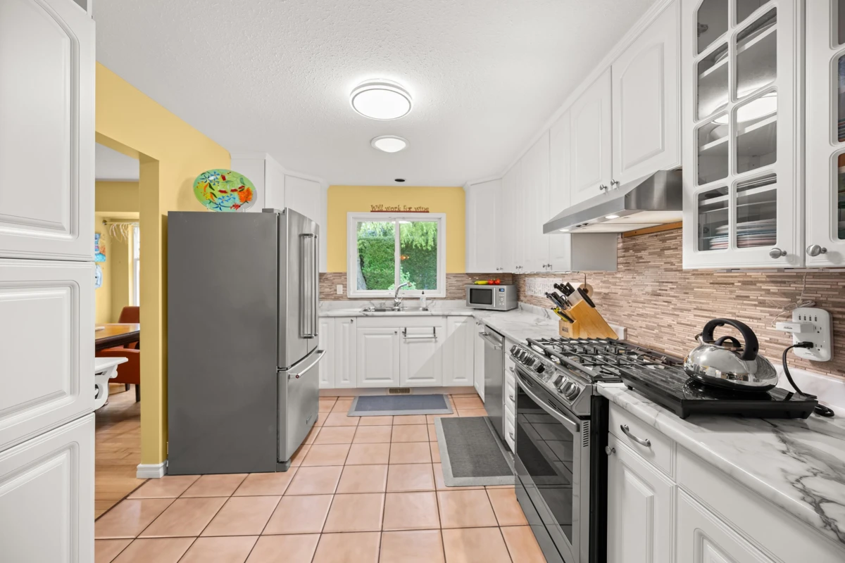 Dining Area Photo of 2566 126th Street, Surrey, BC