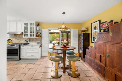 Kitchen Island Photo of 2566 126th Street, Surrey, BC