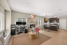 111 368 Ellesmere Avenue, Burnaby, BC