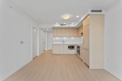 Kitchen Photo of 3012 13675 107a Avenue, Surrey, BC