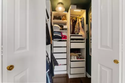 Hallway Photo of 323 15268 W 105 Ave Avenue, Surrey, BC