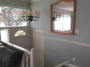 Entry Foyer Photo of 33919 FERN STREET, Abbotsford BC V2S 1G4