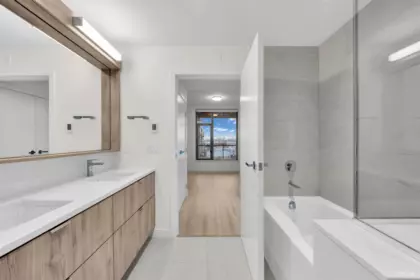Kitchen Photo of 401 755 Harbourside Drive, North Vancouver, BC