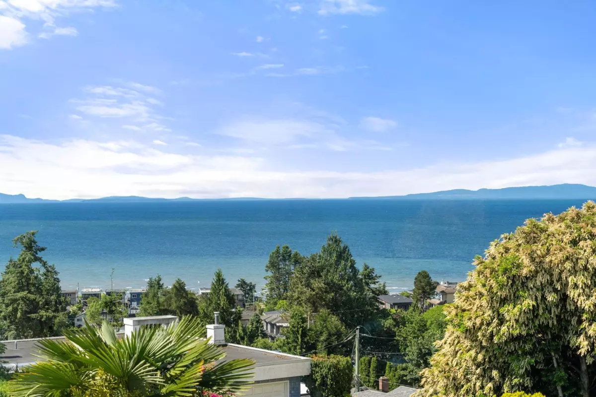 Exterior Rear Photo of 15655 Semiahmoo Avenue, White Rock, BC