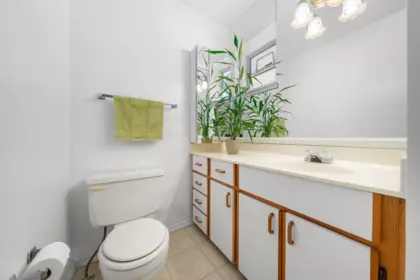 Hallway Photo of 15655 Semiahmoo Avenue, White Rock, BC