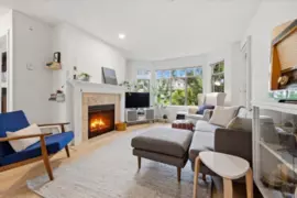 411 2059 Chesterfield Avenue, North Vancouver, BC