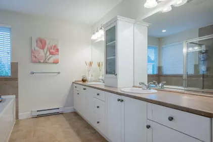 Hallway Photo of 20484 67a Avenue, Langley, BC
