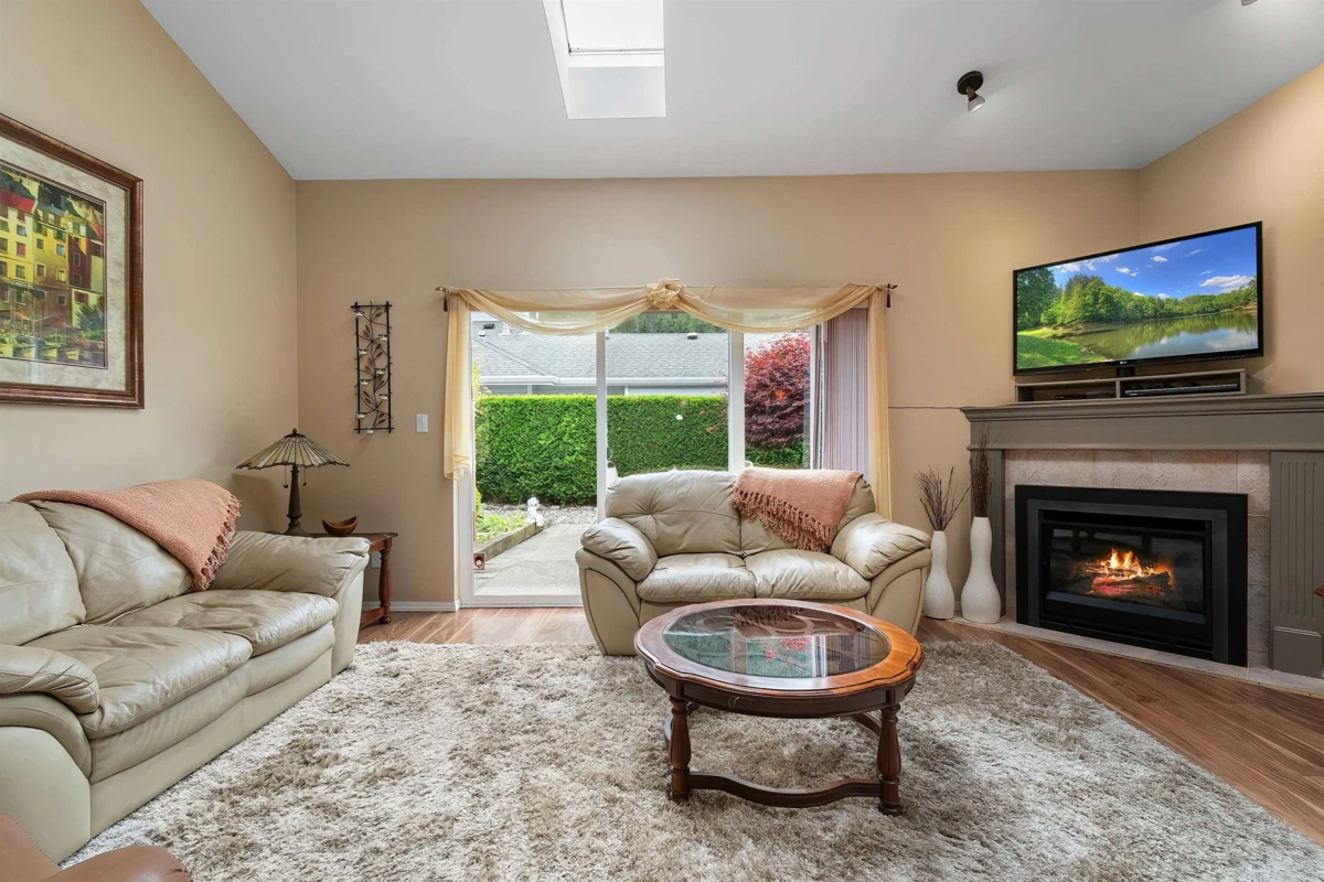 Family Room Photo of 38 730 Mccombs Drive, Harrison Hot Springs, BC