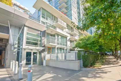Hot Tub / Spa Photo of 206 560 Nicola Street, Vancouver, BC