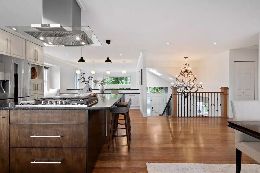 Dining Area Photo of 163 E St. James Road, North Vancouver, BC