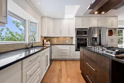 Breakfast Nook Photo of 163 E St. James Road, North Vancouver, BC