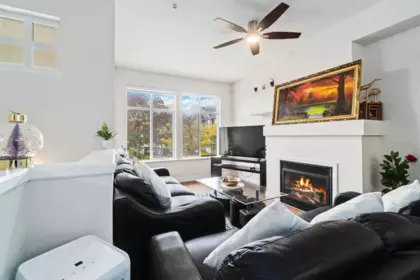 Breakfast Nook Photo of 8 935 Ewen Avenue, New Westminster, BC