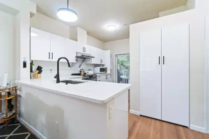 Kitchen Photo of 8 935 Ewen Avenue, New Westminster, BC