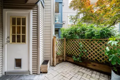 Front Yard Photo of 116 8115 121a Street, Surrey, BC