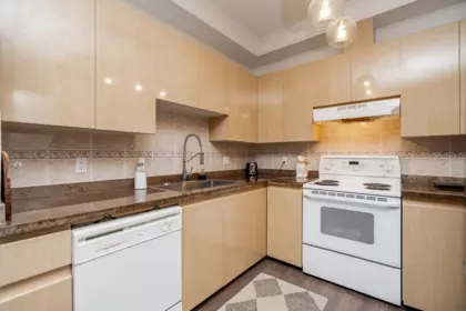 Powder Room Photo of 116 8115 121a Street, Surrey, BC