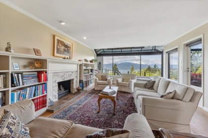 5207 Aspen Drive, West Vancouver, BC, West Vancouver — Row House (Non-Strata) for sale