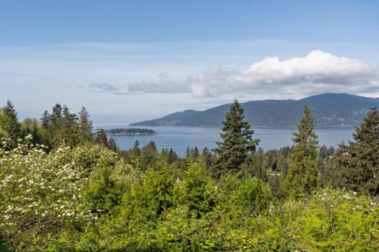 5207 Aspen Drive, West Vancouver, BC, West Vancouver — Row House (Non-Strata) for sale