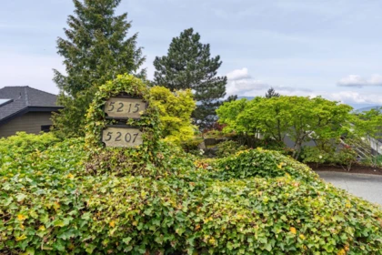 5207 Aspen Drive, West Vancouver, BC, West Vancouver — Row House (Non-Strata) for sale
