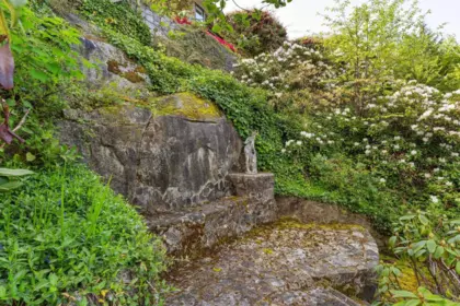 Garden / Landscaping Photo of 5207 Aspen Drive, West Vancouver, BC