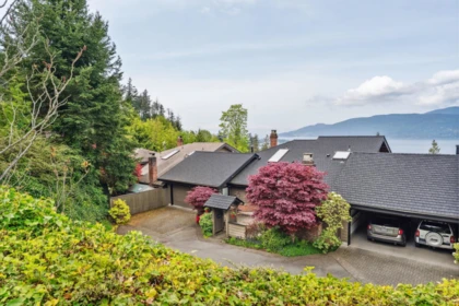 5207 Aspen Drive, West Vancouver, BC, West Vancouver — Row House (Non-Strata) for sale