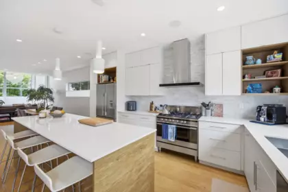 Kitchen Photo of 364 W 15th Street, North Vancouver, BC