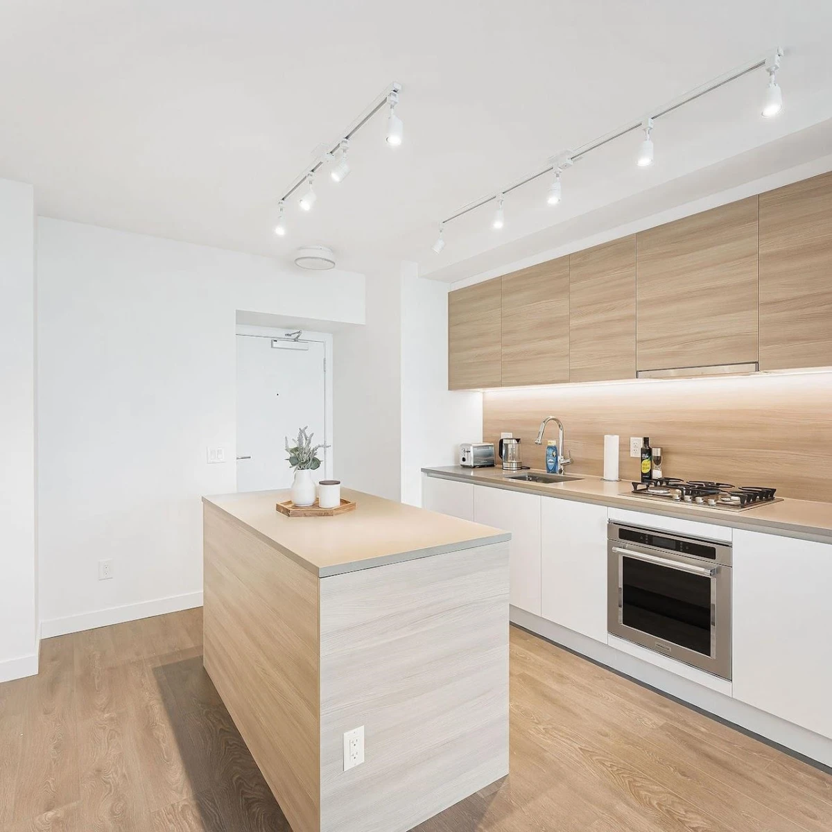 Dining Area Photo of 2306 657 Whiting Way, Coquitlam, BC