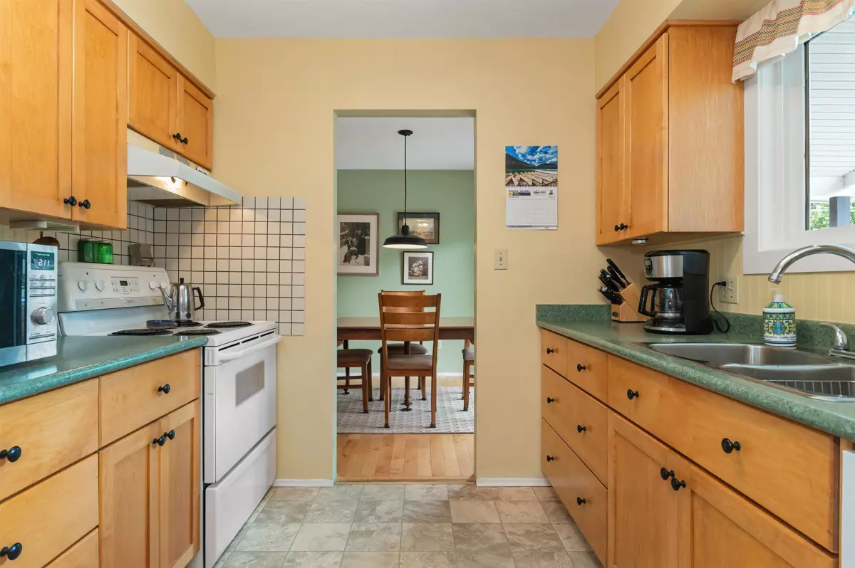 Dining Area Photo of 630 Hazel Street, Hope, BC
