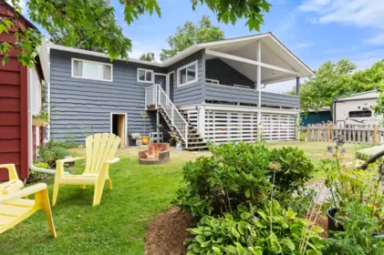 Hot Tub / Spa Photo of 630 Hazel Street, Hope, BC