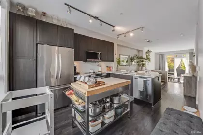 Kitchen Island Photo of 18 2358 Ranger Lane, Port Coquitlam, BC