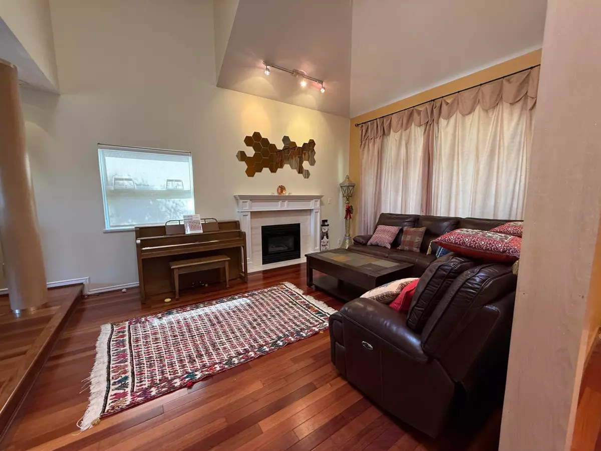 Family Room Photo of 3938 Braemar Place, North Vancouver, BC