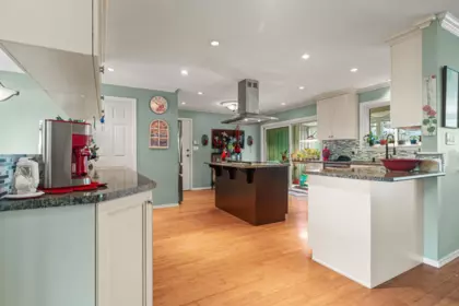 Kitchen Photo of 2544 Sunnyside Crescent, Abbotsford, BC
