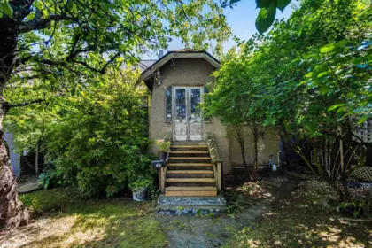 415 Seventh Street, New Westminster, BC, New Westminster — Single Family Residence for sale