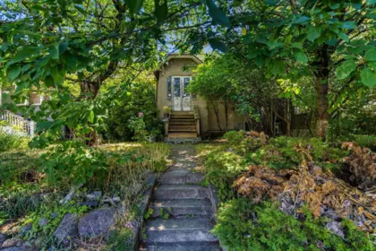 415 Seventh Street, New Westminster, BC, New Westminster — Single Family Residence for sale
