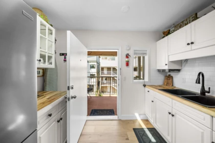 20 450 Esplanade Avenue, Harrison Hot Springs, BC, Harrison Hot Springs — Apartment/Condo for sale