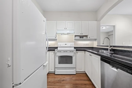 208 3608 Deercrest Drive, North Vancouver, BC, North Vancouver — Apartment/Condo for sale