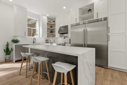 Kitchen Island Photo of 2 46248 Kermode Crescent, Chilliwack, BC