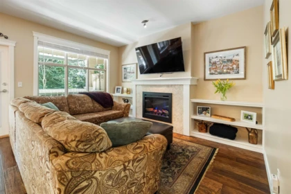 Breakfast Nook Photo of 3 2133 151a Street, Surrey, BC