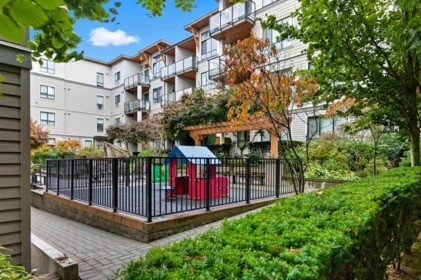 Garden / Landscaping Photo of 206 15388 105 Avenue, Surrey, BC