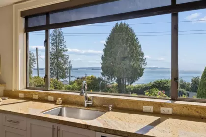 Breakfast Nook Photo of 2621 Bellevue Avenue, West Vancouver, BC
