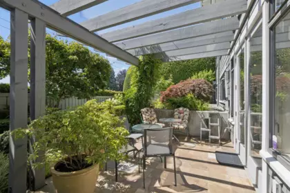 Garden / Landscaping Photo of 2621 Bellevue Avenue, West Vancouver, BC