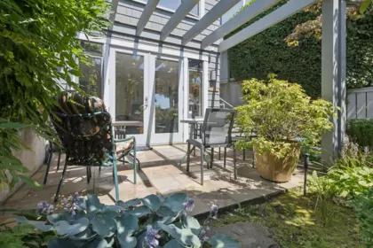 Swimming Pool Photo of 2621 Bellevue Avenue, West Vancouver, BC