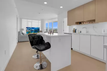 1106 7769 Park Crescent, Burnaby, BC, Burnaby — Apartment/Condo for sale