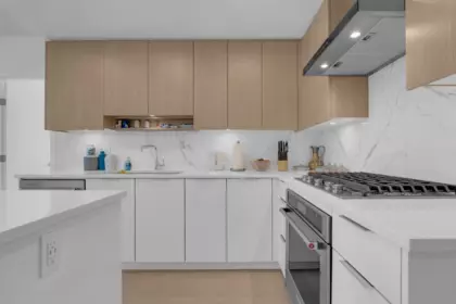 1106 7769 Park Crescent, Burnaby, BC, Burnaby — Apartment/Condo for sale