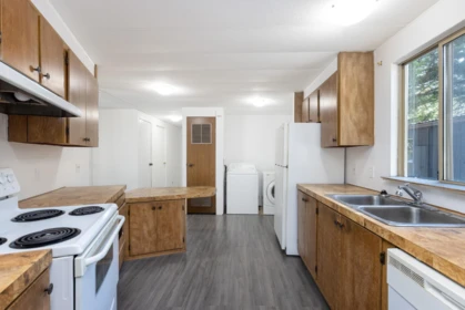 Kitchen Island Photo of 18 7370 Highway 99, Pemberton, BC