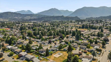 6466 Trent Street, Chilliwack, BC, Chilliwack — Single Family Residence for sale