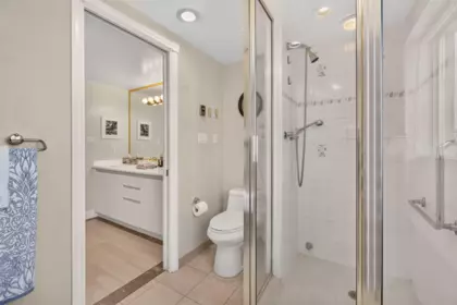 Entry Foyer Photo of 9 2128 W 43rd Avenue, Vancouver, BC