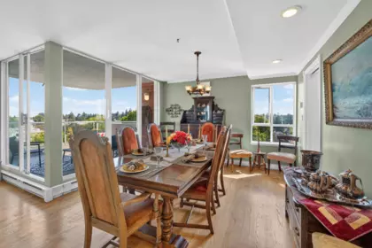 Kitchen Island Photo of 9 2128 W 43rd Avenue, Vancouver, BC