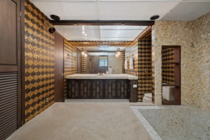 Mudroom Photo of 8660 Fairfax Crescent, Richmond, BC
