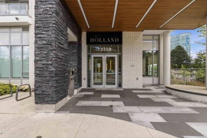 2401 13359 Old Yale Road, Surrey, BC, Surrey — Apartment/Condo for sale